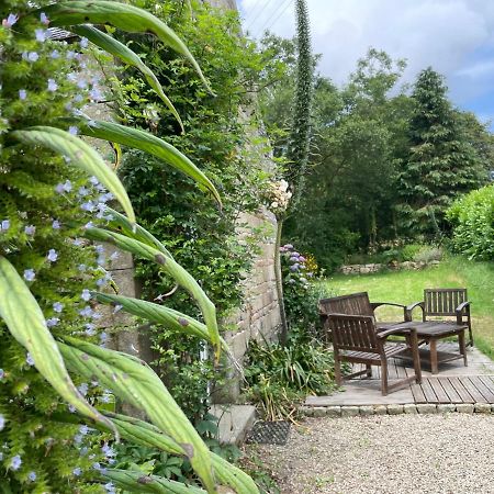 Manoir De Kerliviry Bed & Breakfast Cleder Bagian luar foto