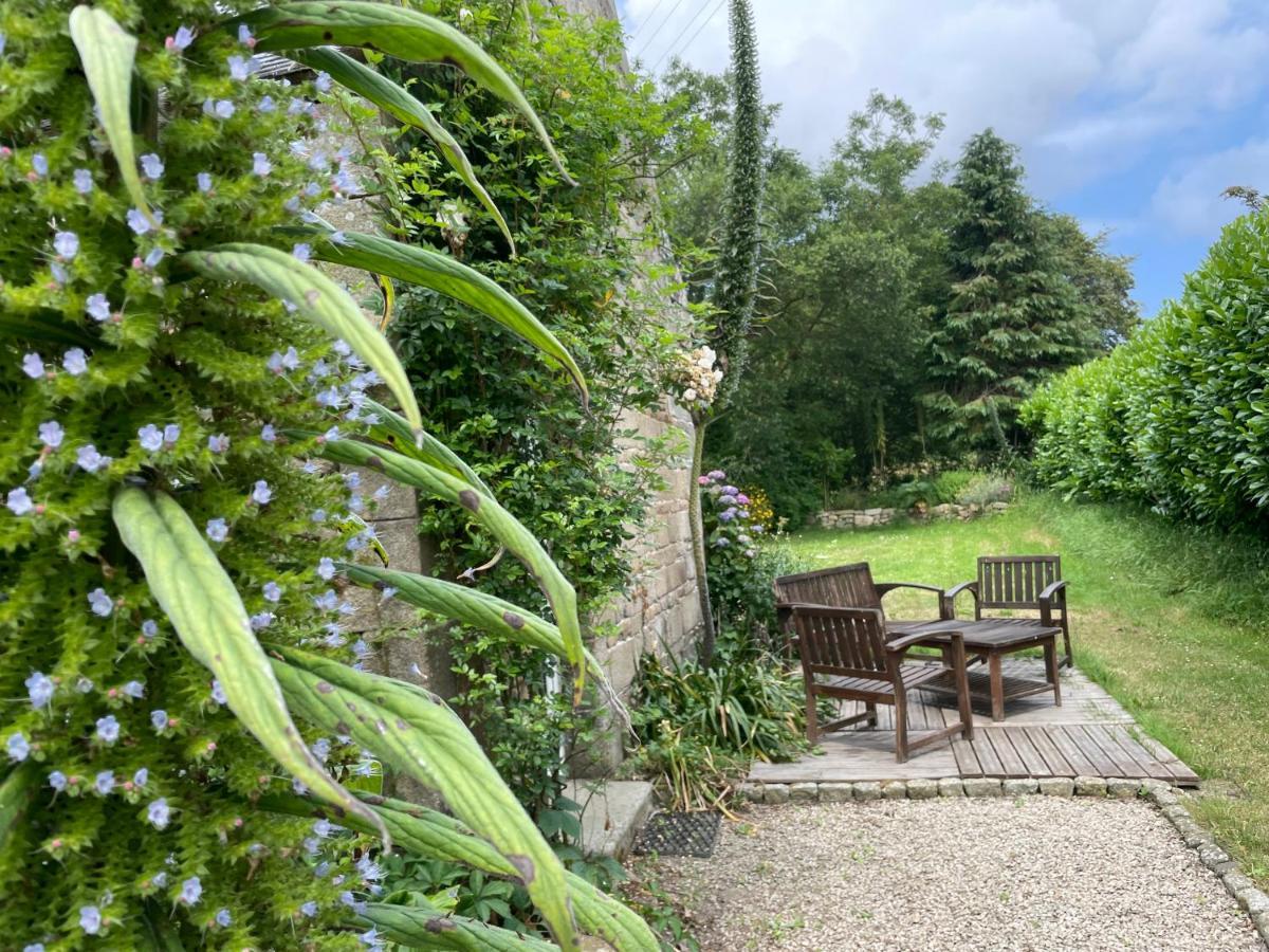 Manoir De Kerliviry Bed & Breakfast Cleder Bagian luar foto