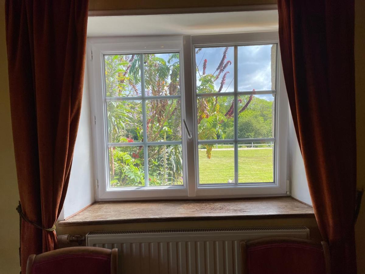 Manoir De Kerliviry Bed & Breakfast Cleder Bagian luar foto