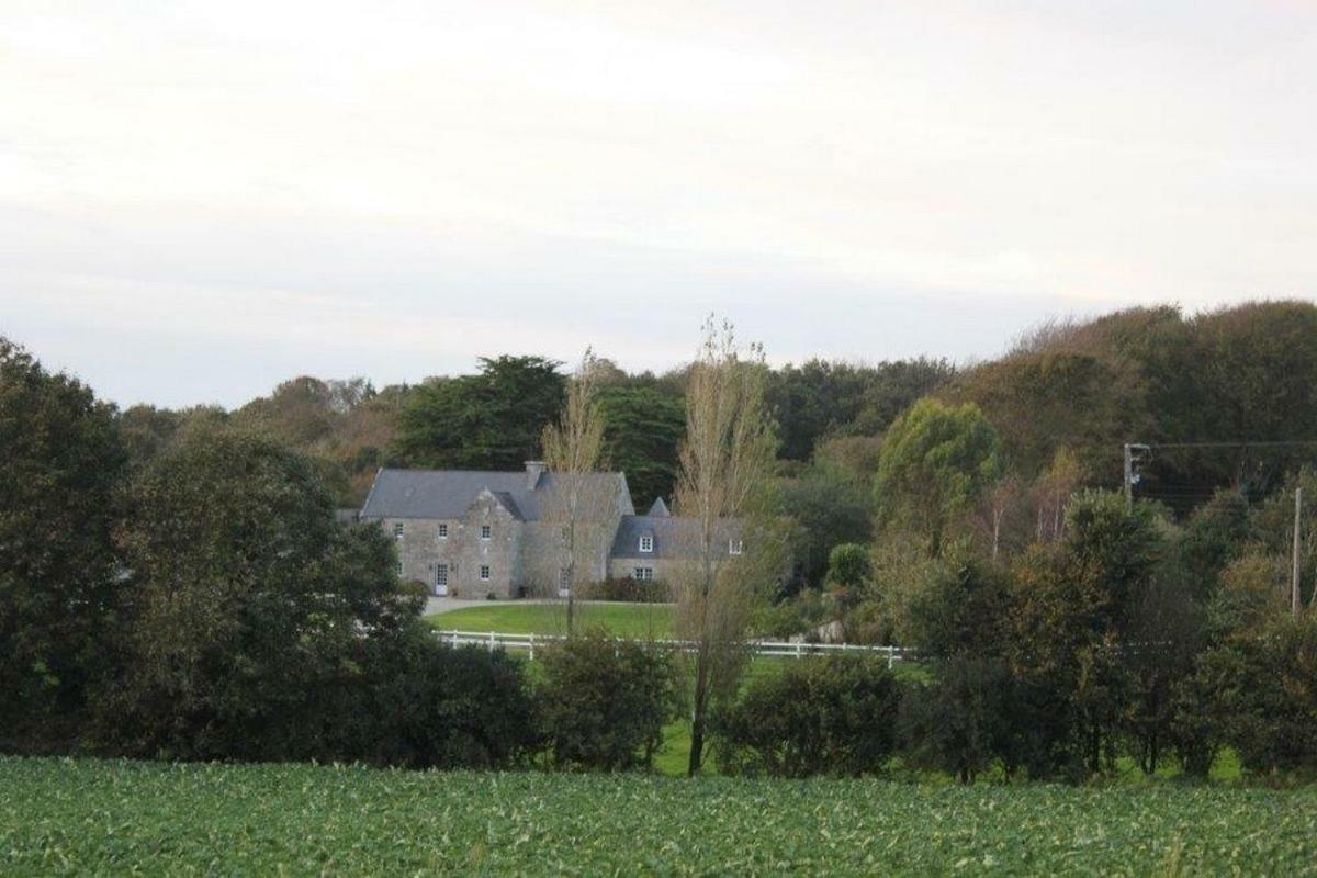 Manoir De Kerliviry Bed & Breakfast Cleder Bagian luar foto