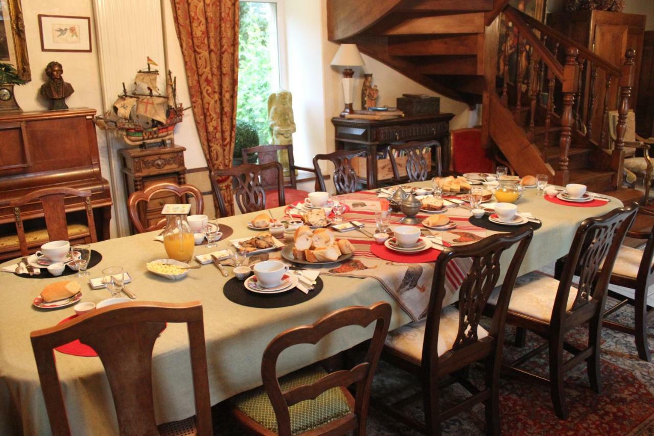 Manoir De Kerliviry Bed & Breakfast Cleder Bagian luar foto